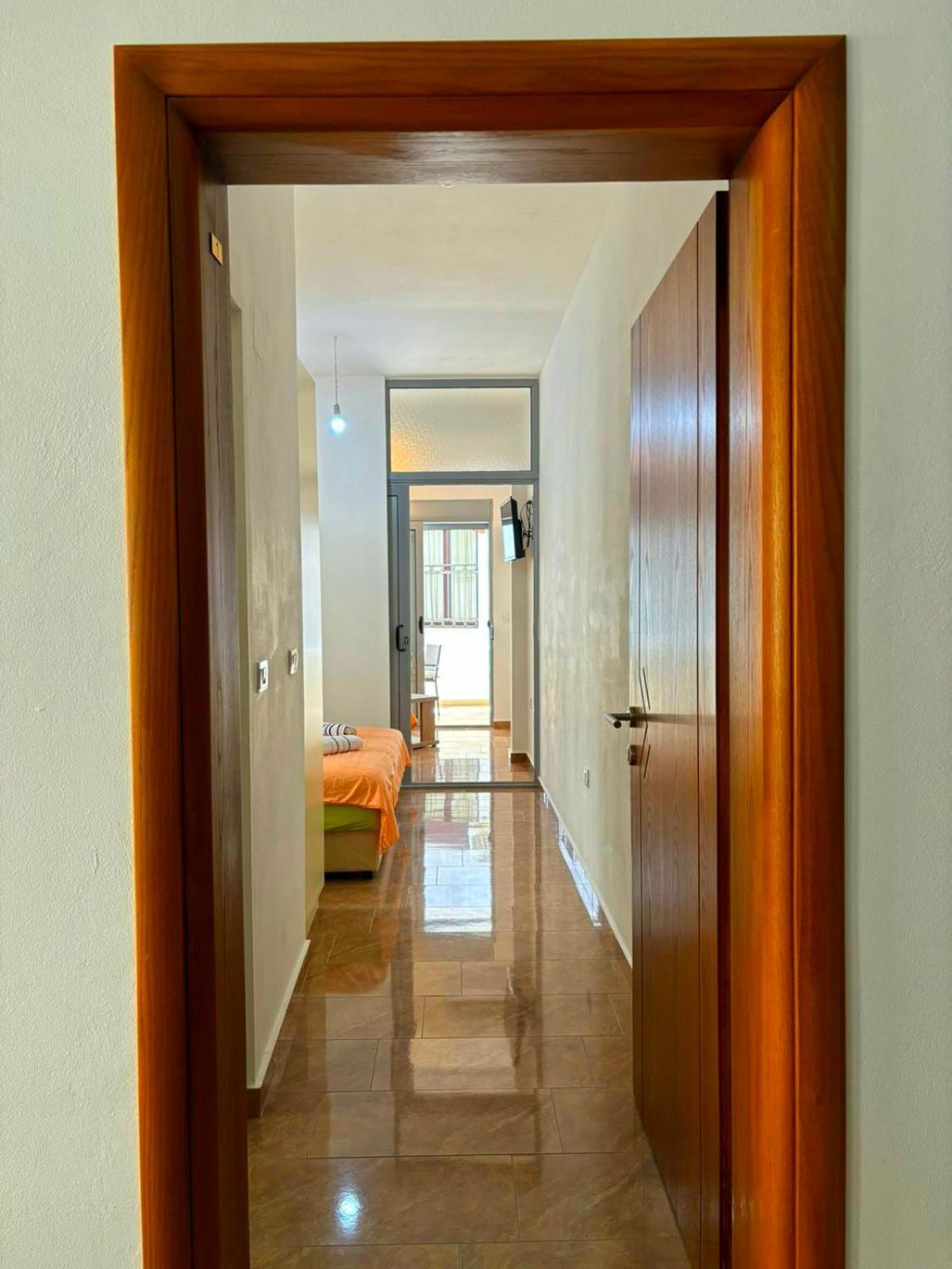 Mala Plaza Apartments 乌尔齐尼 外观 照片