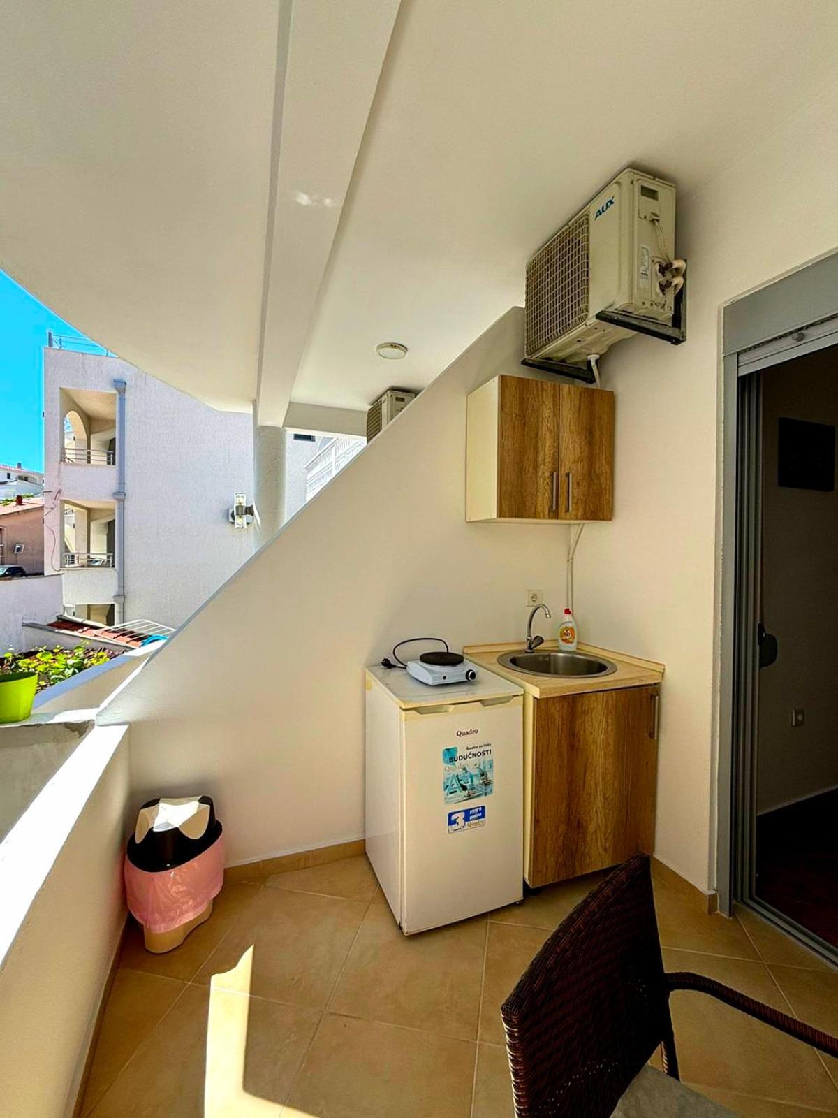 Mala Plaza Apartments 乌尔齐尼 外观 照片